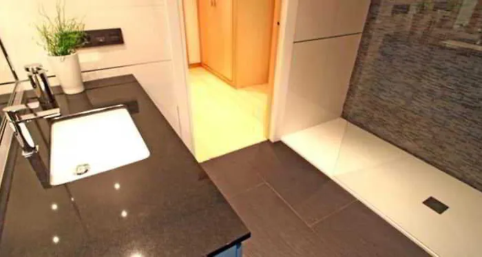 Easo 1 By Feelfree *